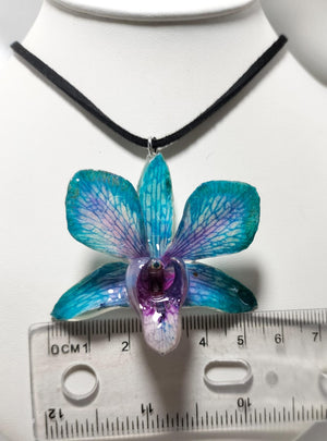 Dije de orquídea dendrobium azul