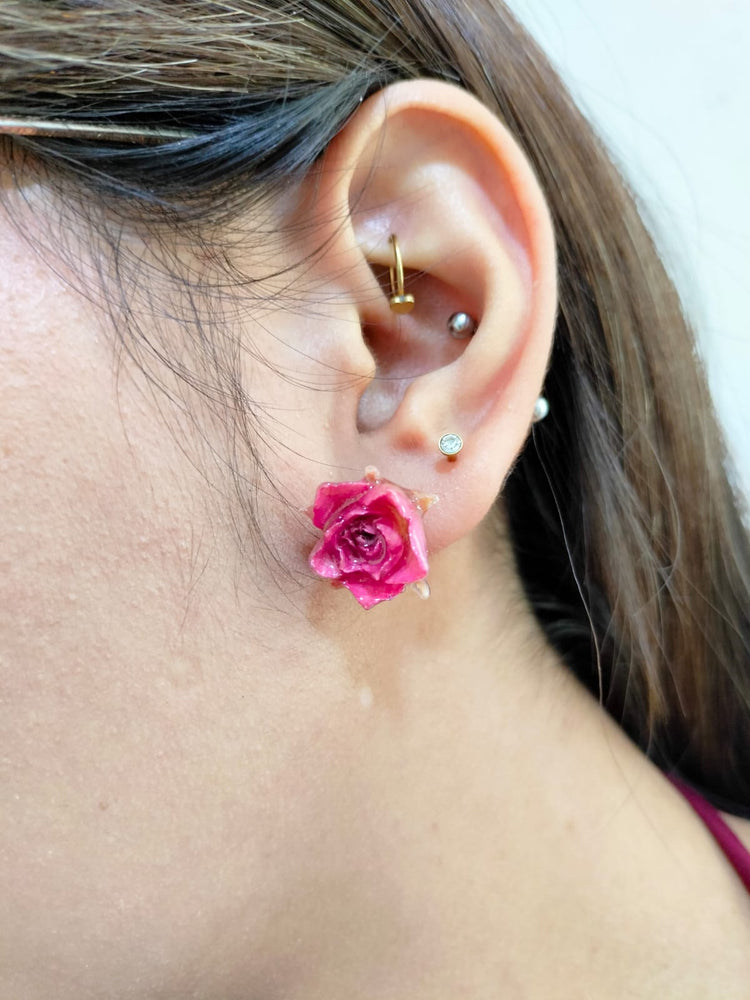 Aretes de botón de rosa