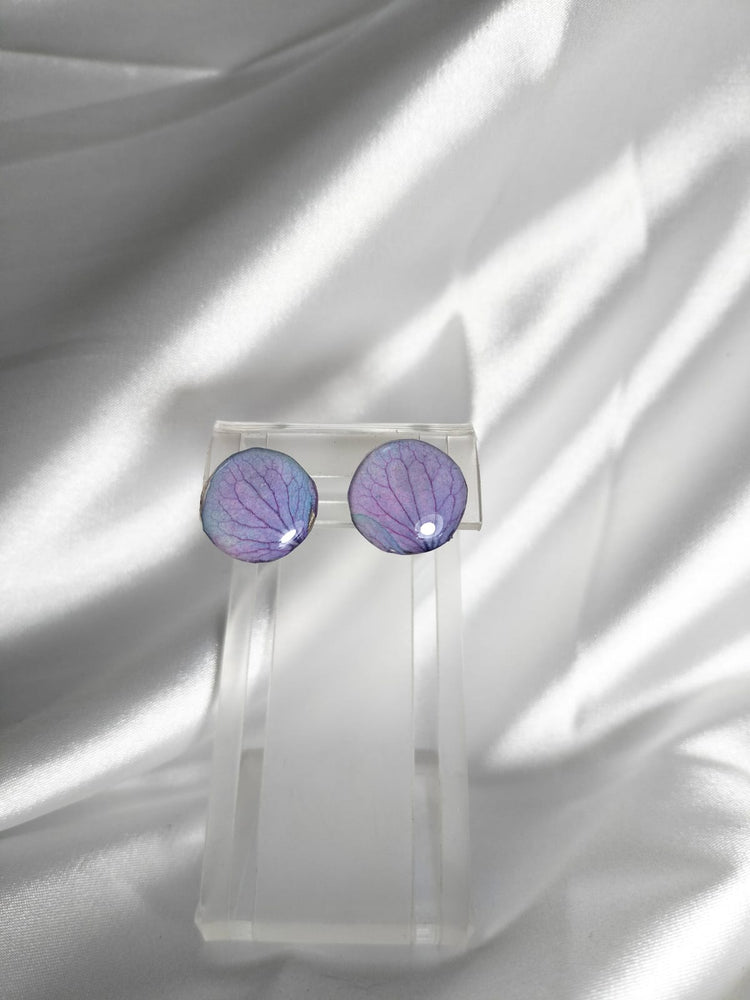 Aretes de pétalos lilas