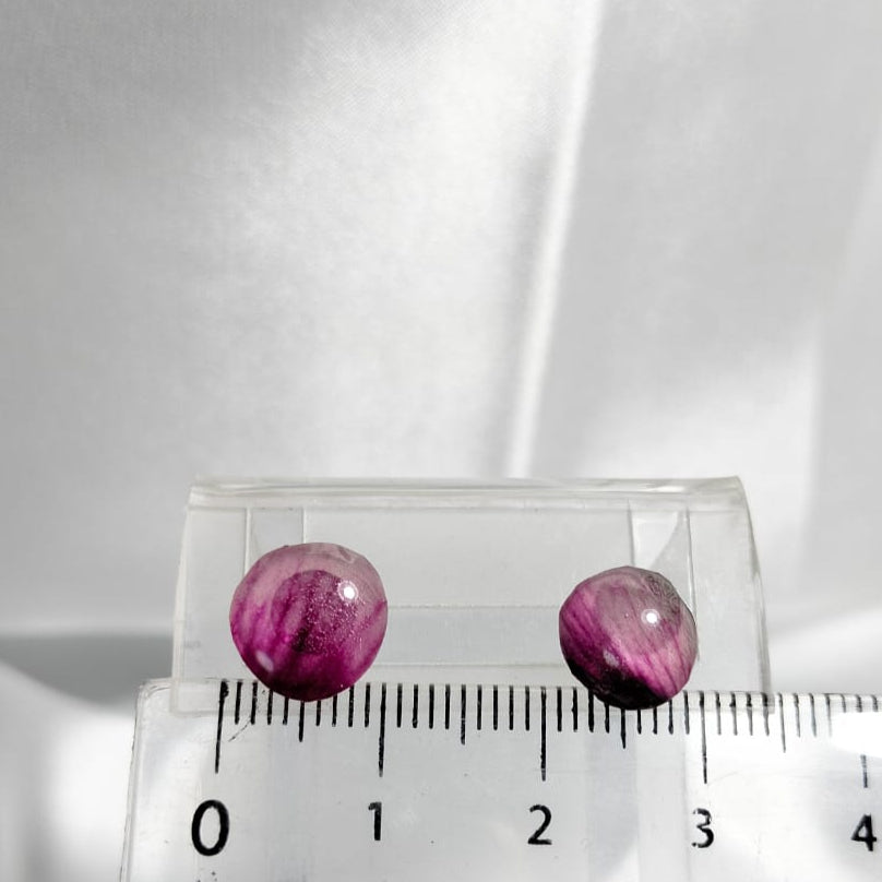 Mini aretes de pétalos de orquídea morados