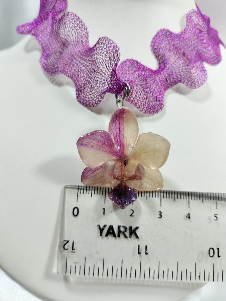 Juego de mini phalaenopsis morada con blanca con cadena de malla de titanio