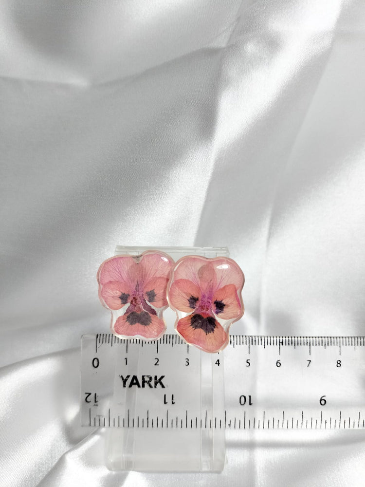 Aretes de pensamientos rosas