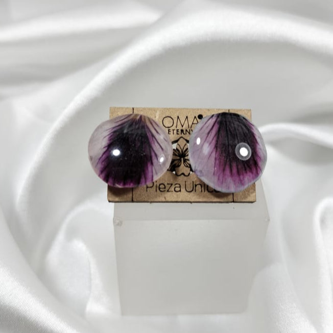 Aretes de pétalos de orquídea morados