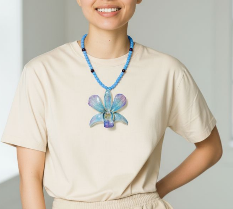 Orquídea Azul con collar Celeste