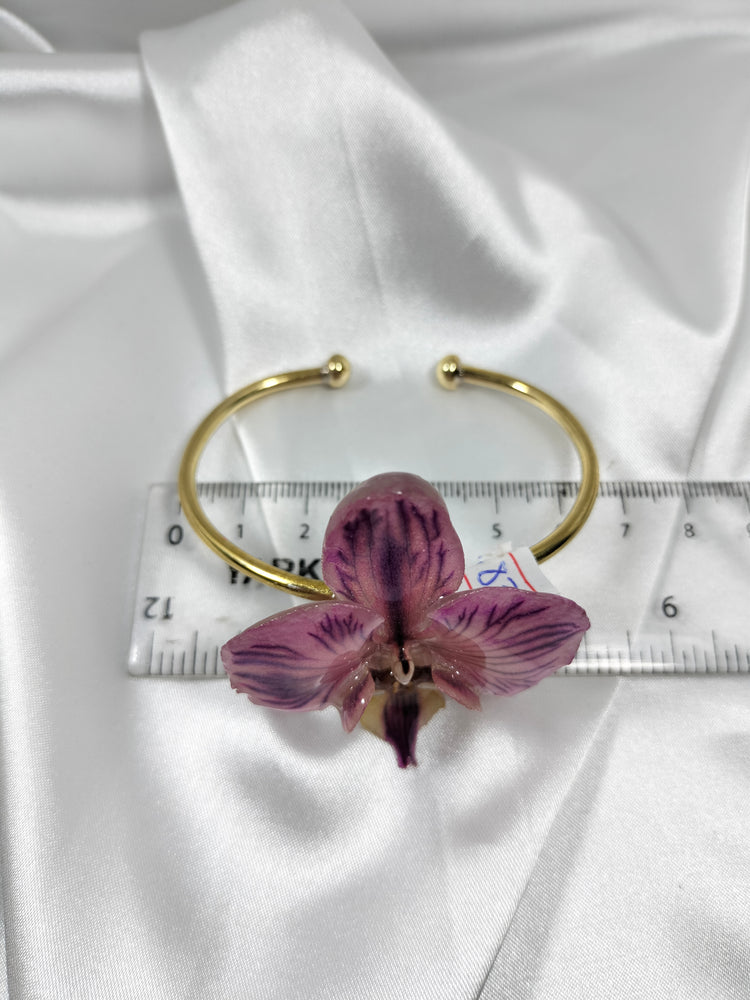 Brazalete de phalaenopsis morada