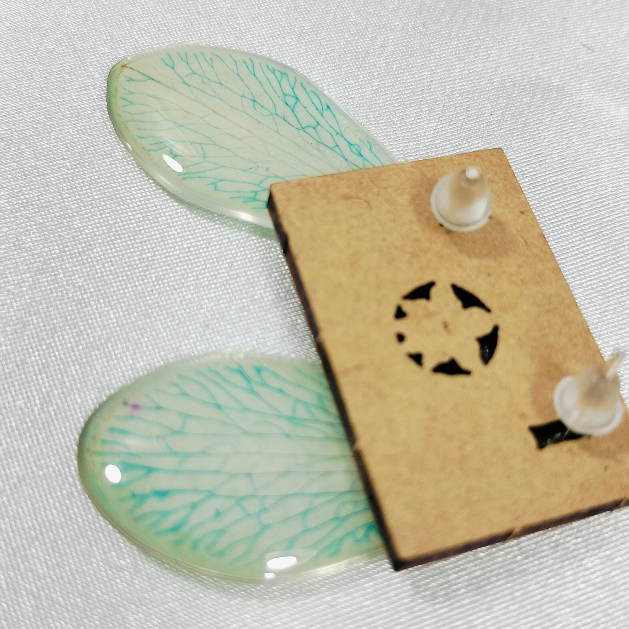 Aretes de orquídea tonalidad verde