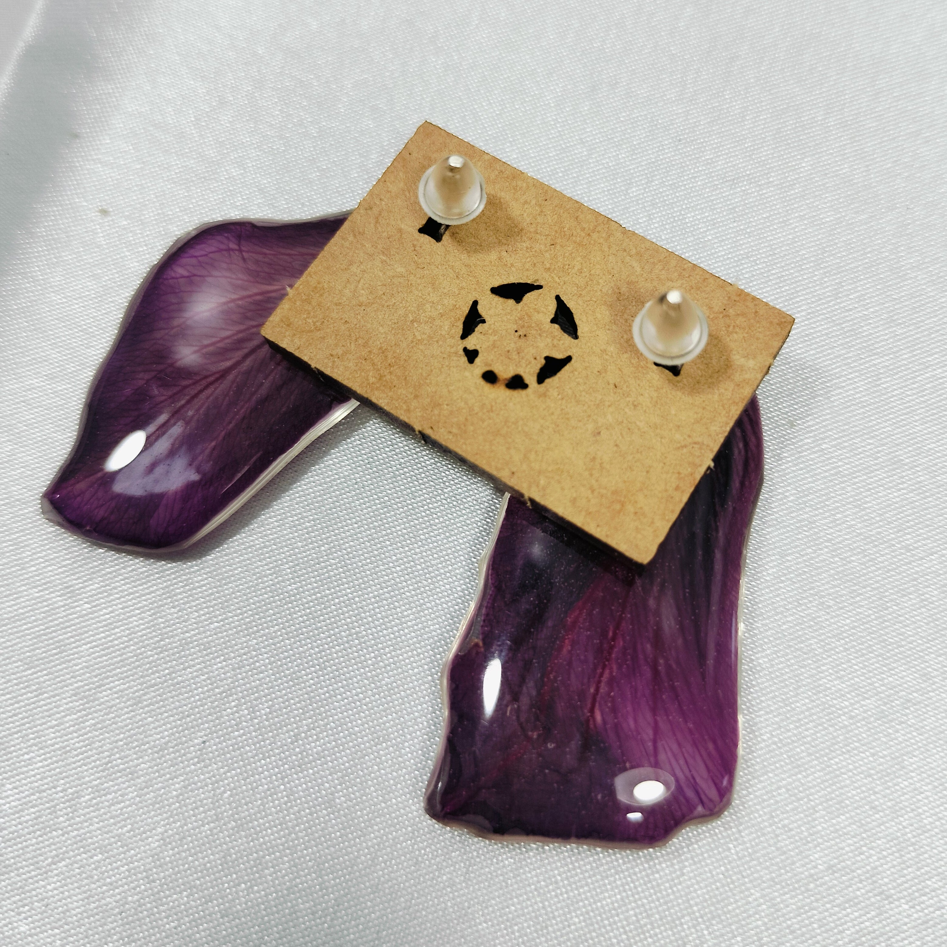 Aretes de orquídea tonalidad morado