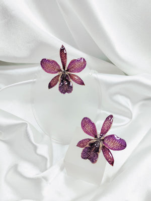 Aretes de orquídea morada