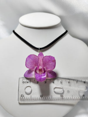 Dije de orquídea dendrobium morada