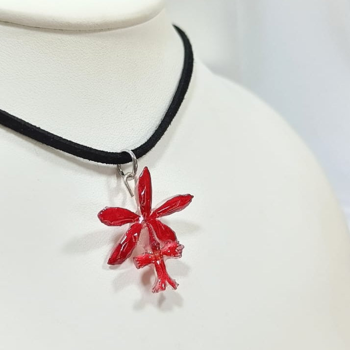 Dije de mini orquídea epidendrum roja