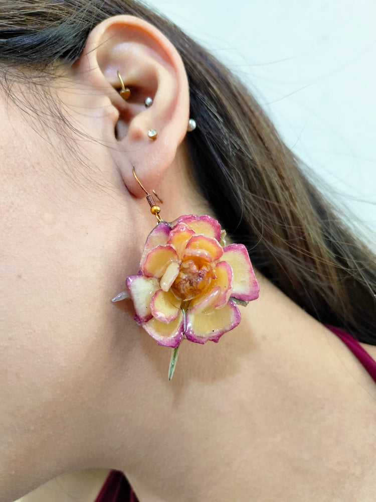 Aretes de rosa amarilla y rosa