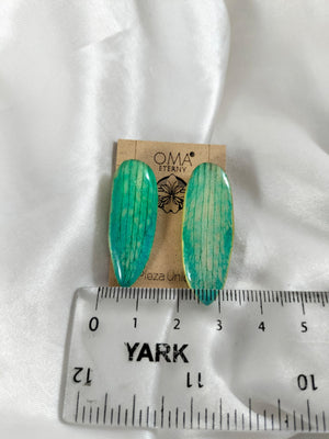 Aretes de pétalos verdes