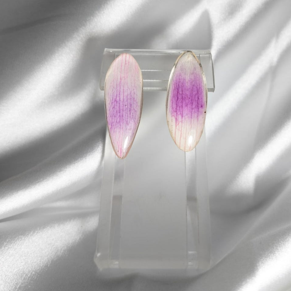 Aretes de pétalos rosas