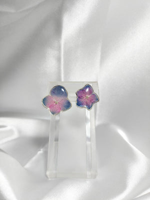 Aretes de hortensias azules con rosa