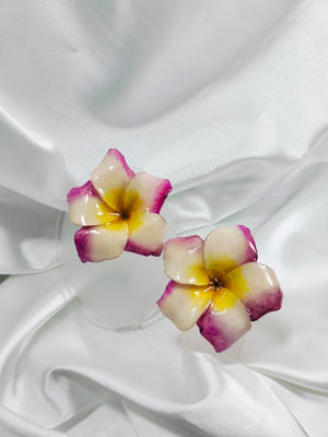 Aretes de flor de mayo blancas