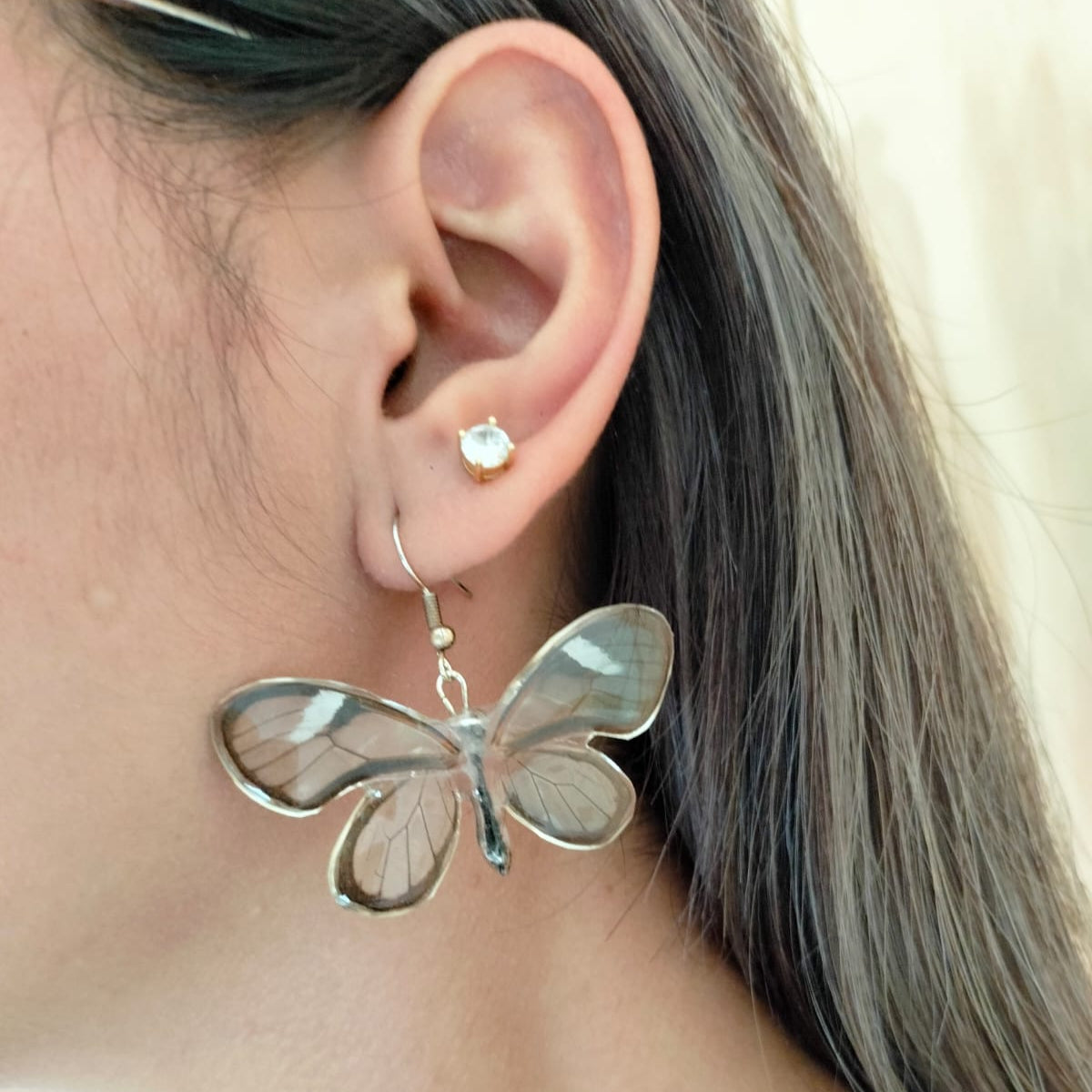 Aretes de mariposa de cristal