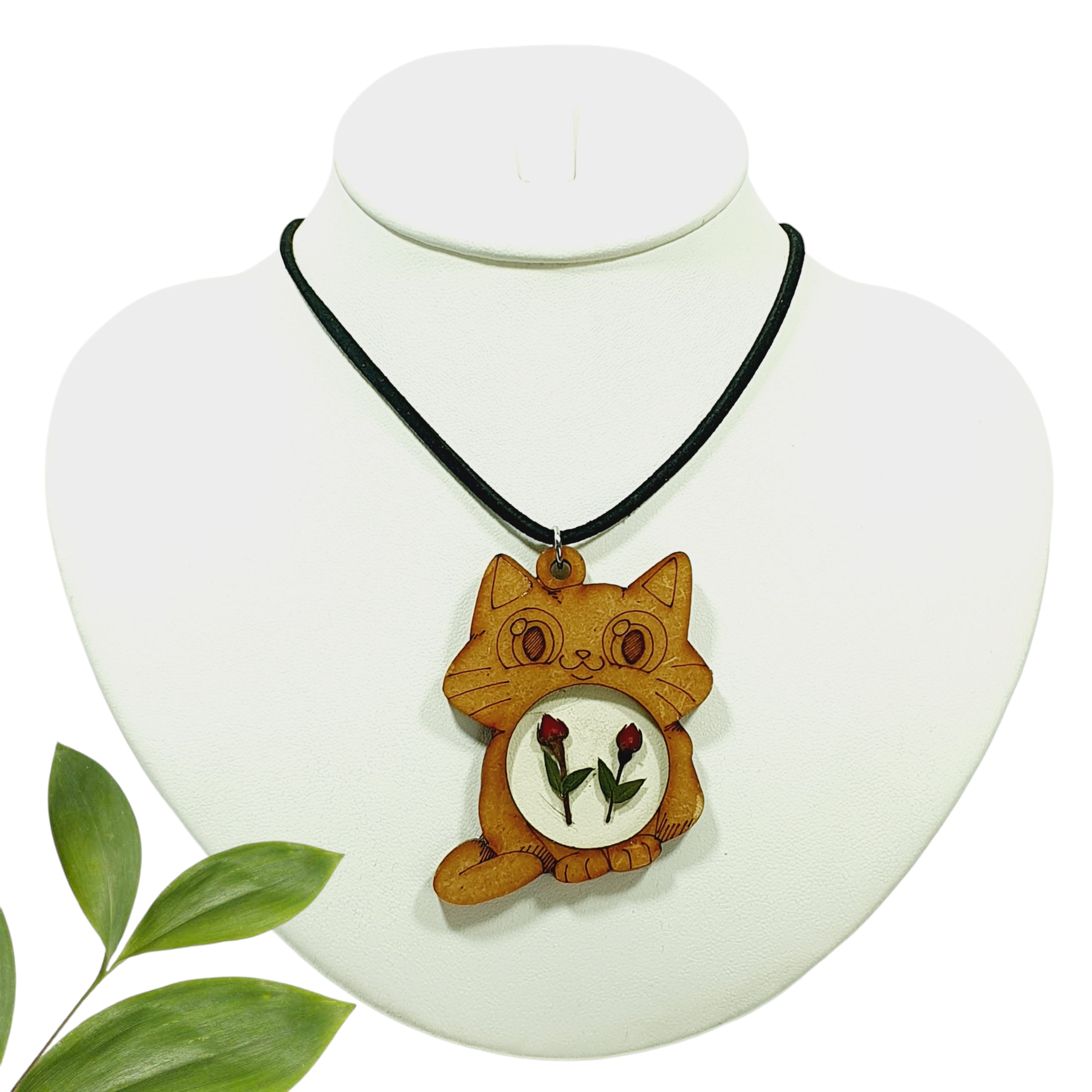 Dije de Madera en forma de Gato con mini rositas