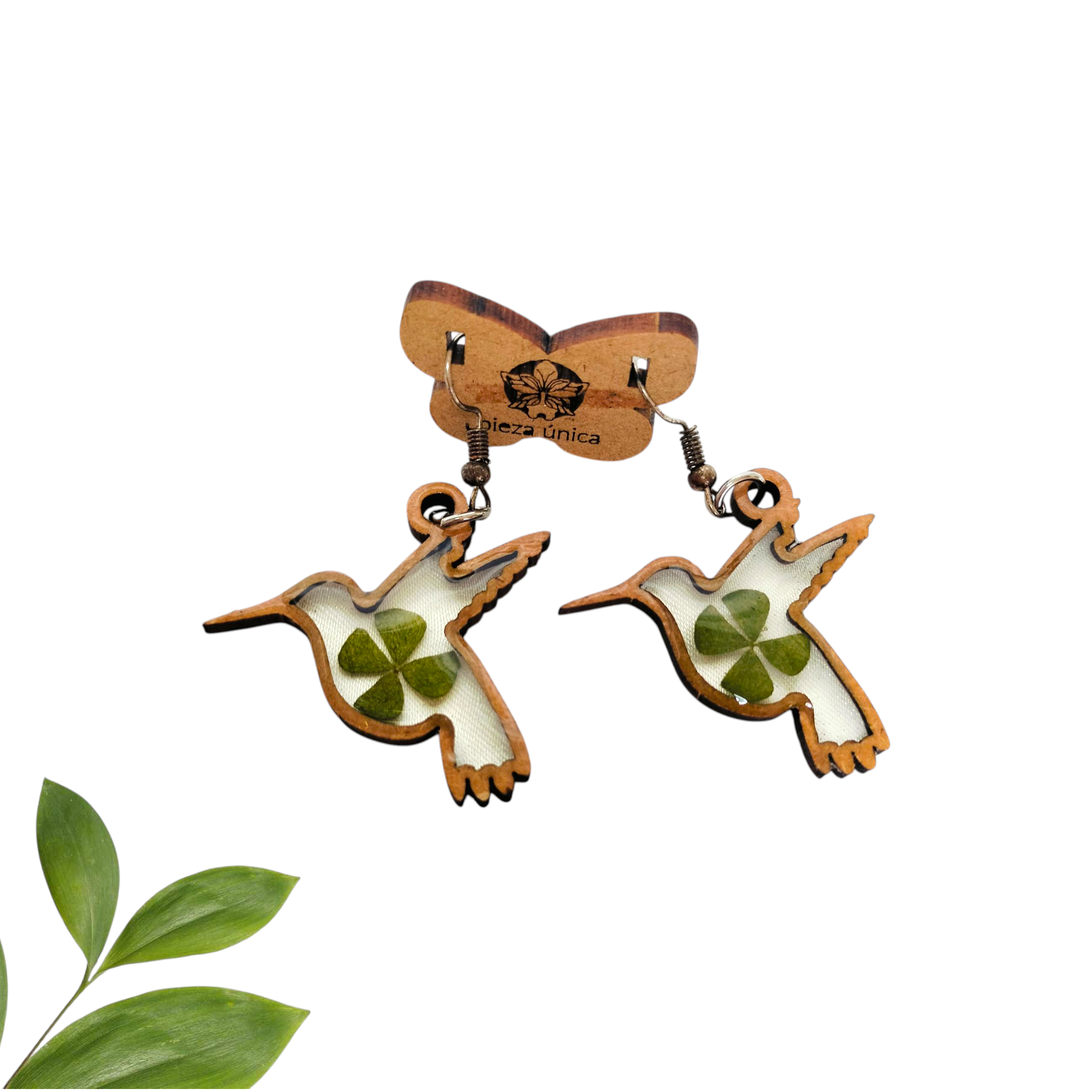 Aretes de Colibrí con Marco de Madera