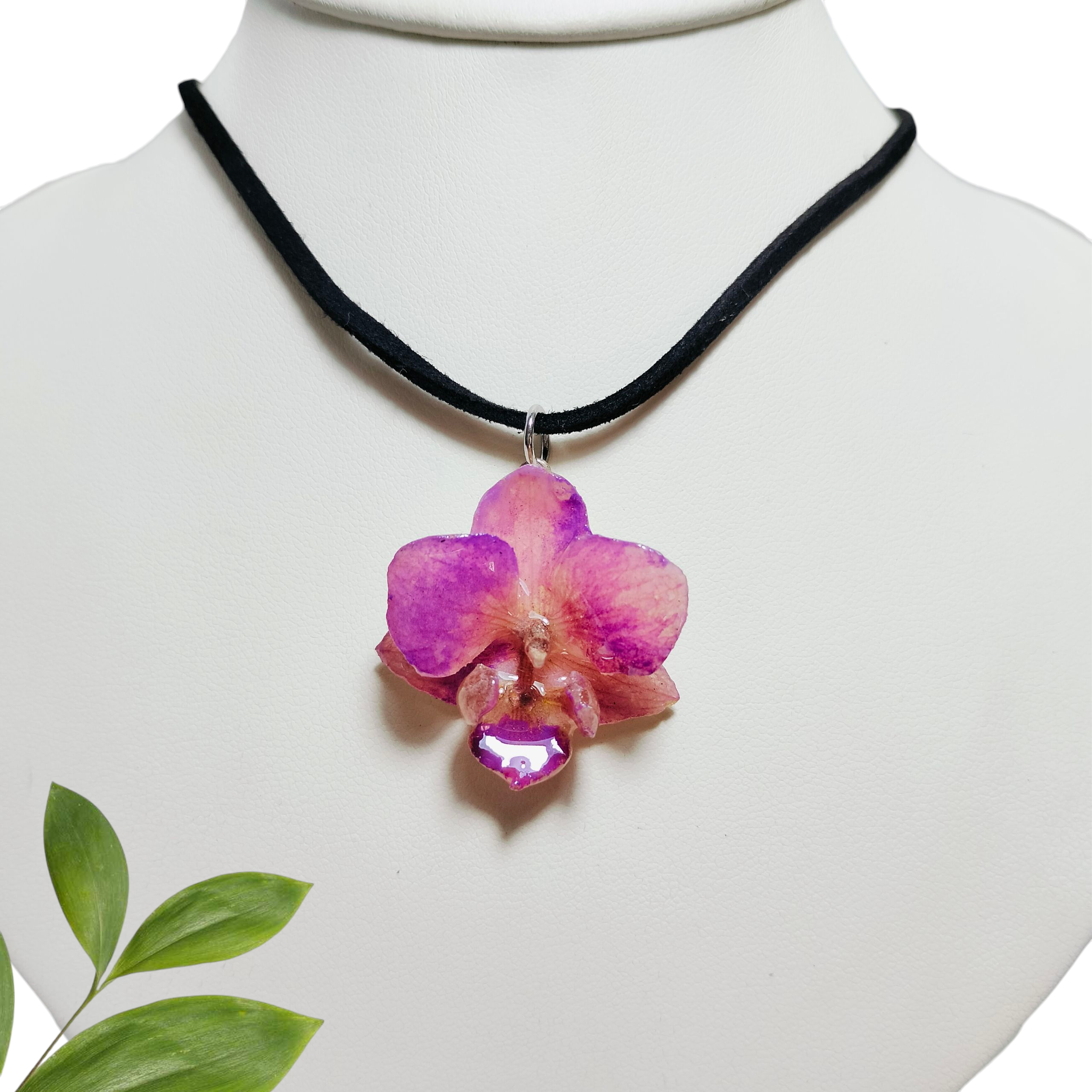 Dije de Orquídea Lila