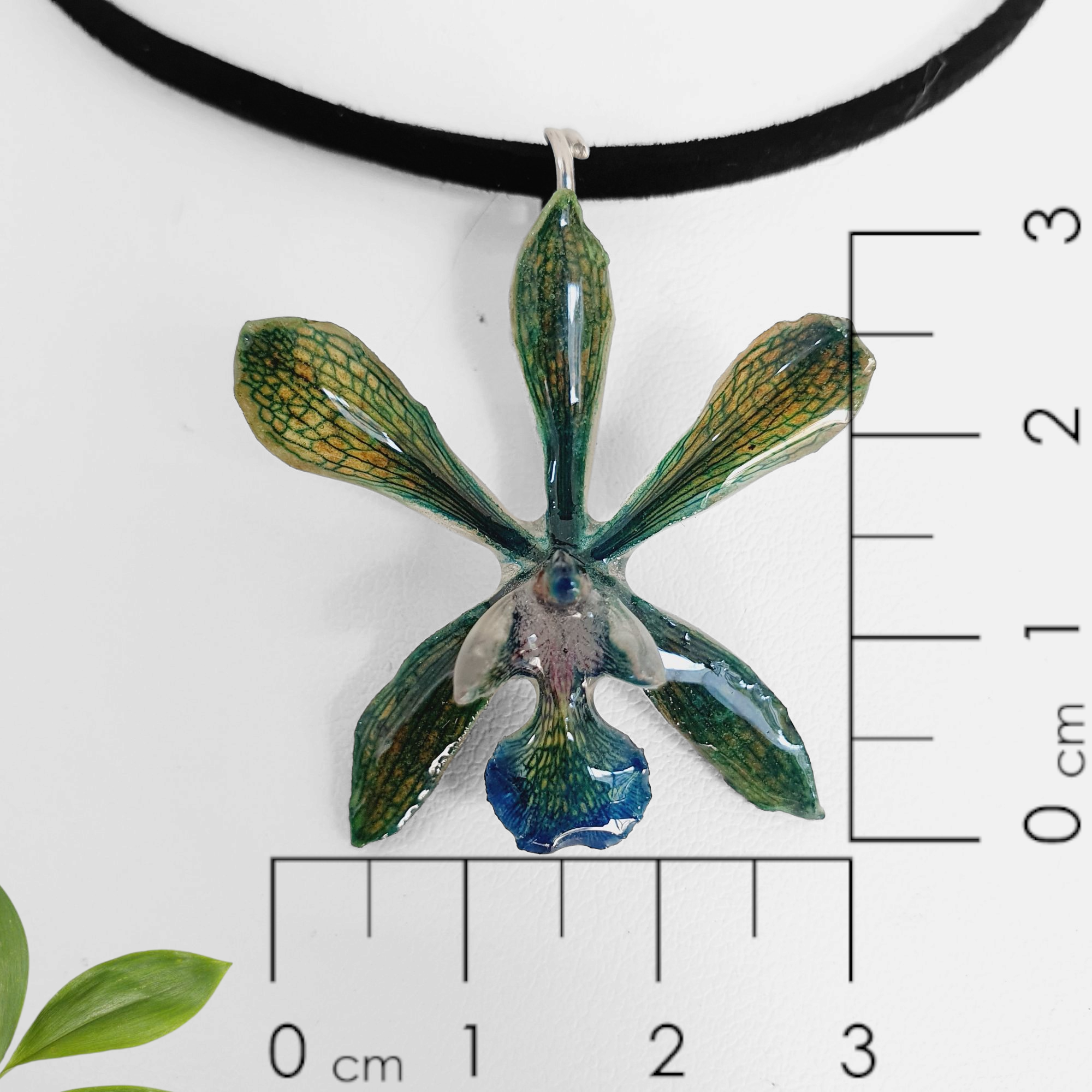 Dije de mini orquídea verde