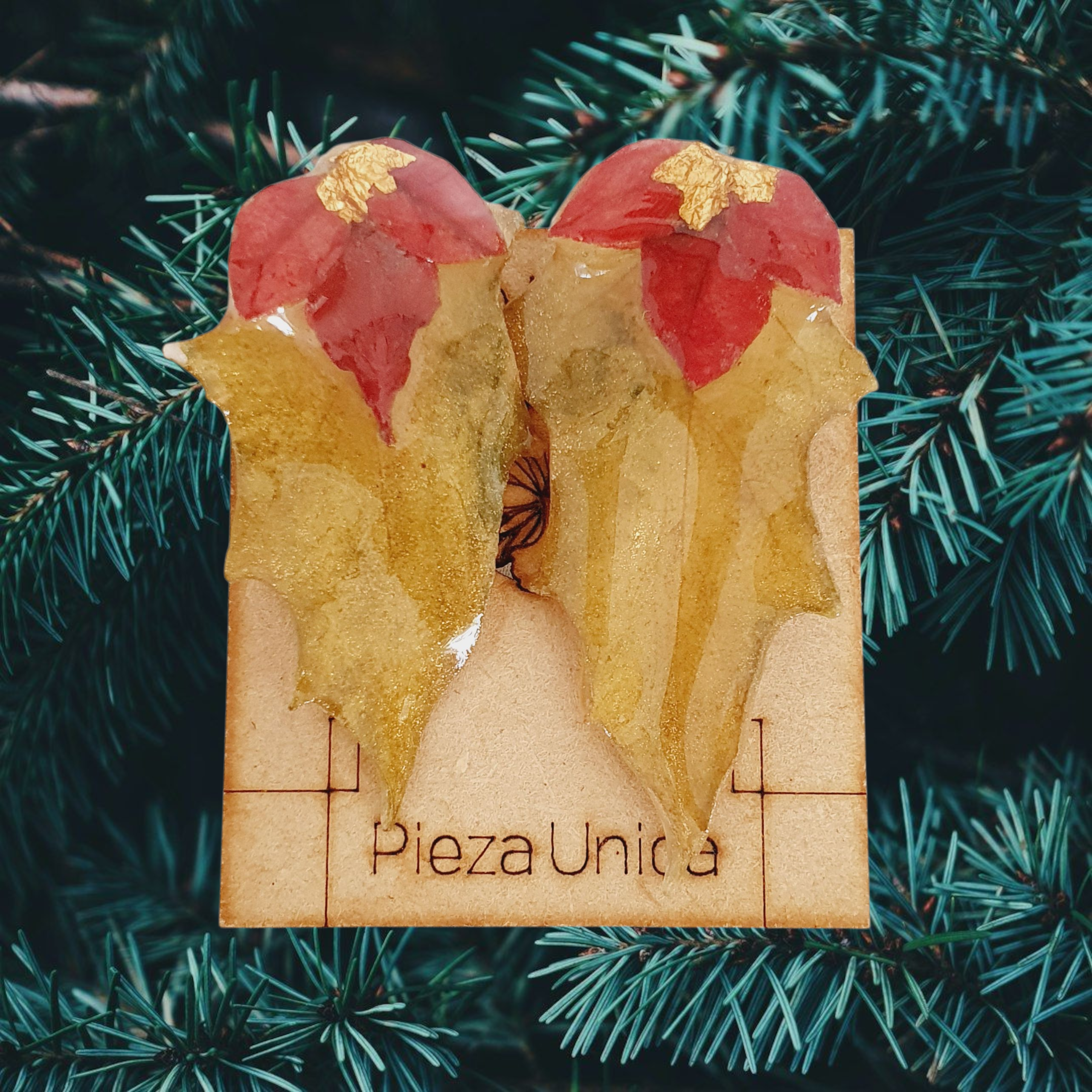 Petalos de noche buena aretes