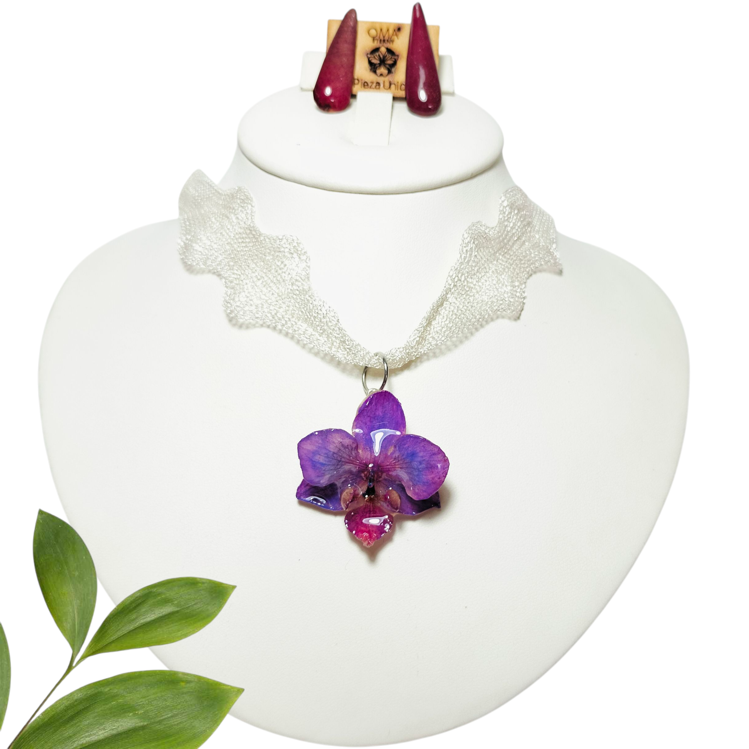 Juego Morado con Cadena de Titanio Blanca