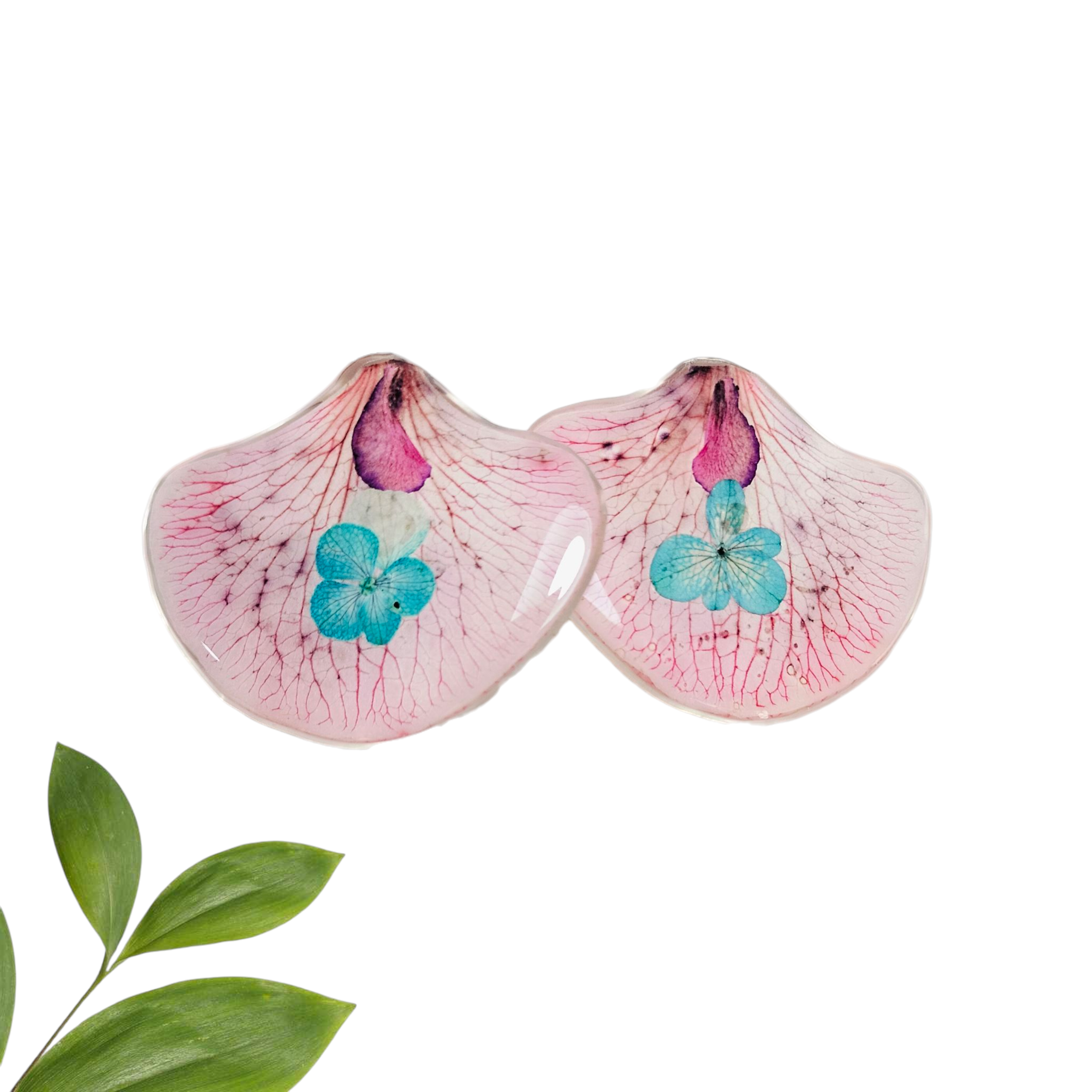 Aretes de Pétalo Rosa con Hortensia Azul