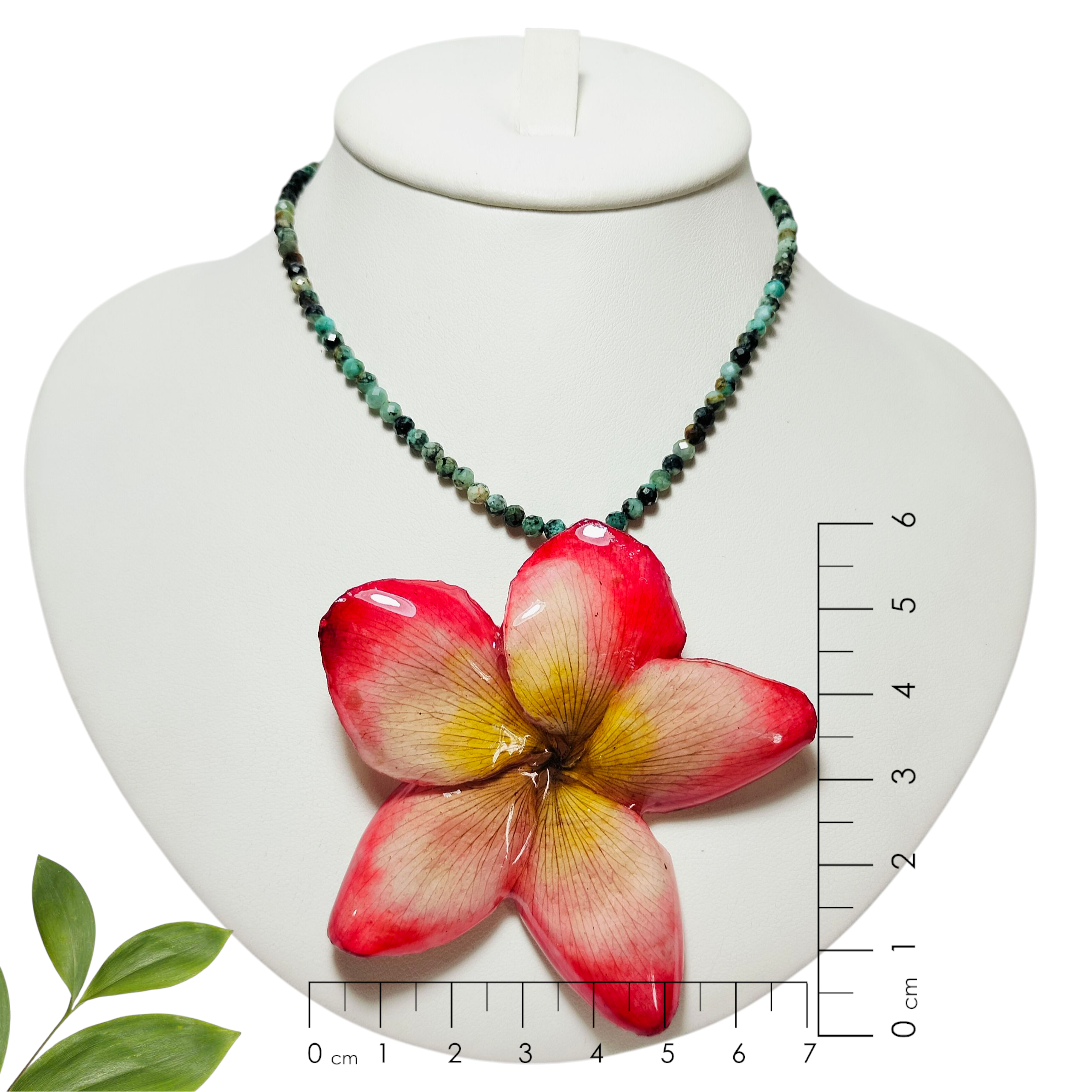 Flor de Mayo con Collar de Cuarzo