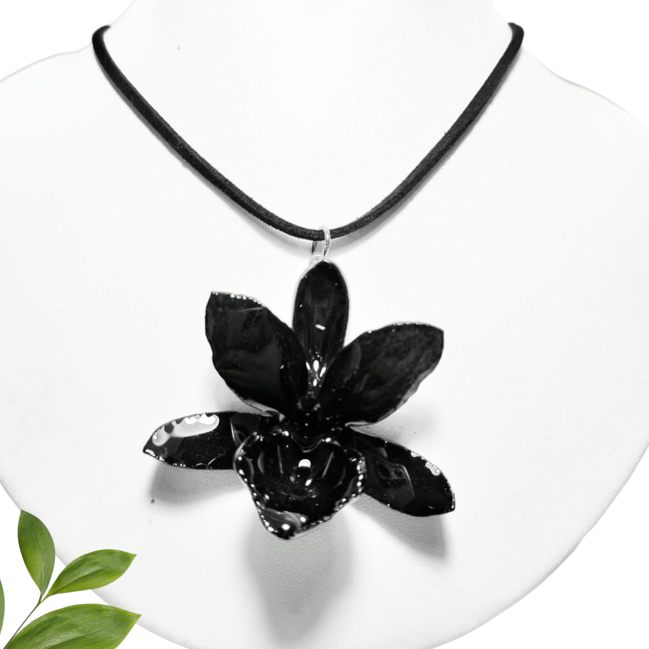 Dije de Orquídea Negra