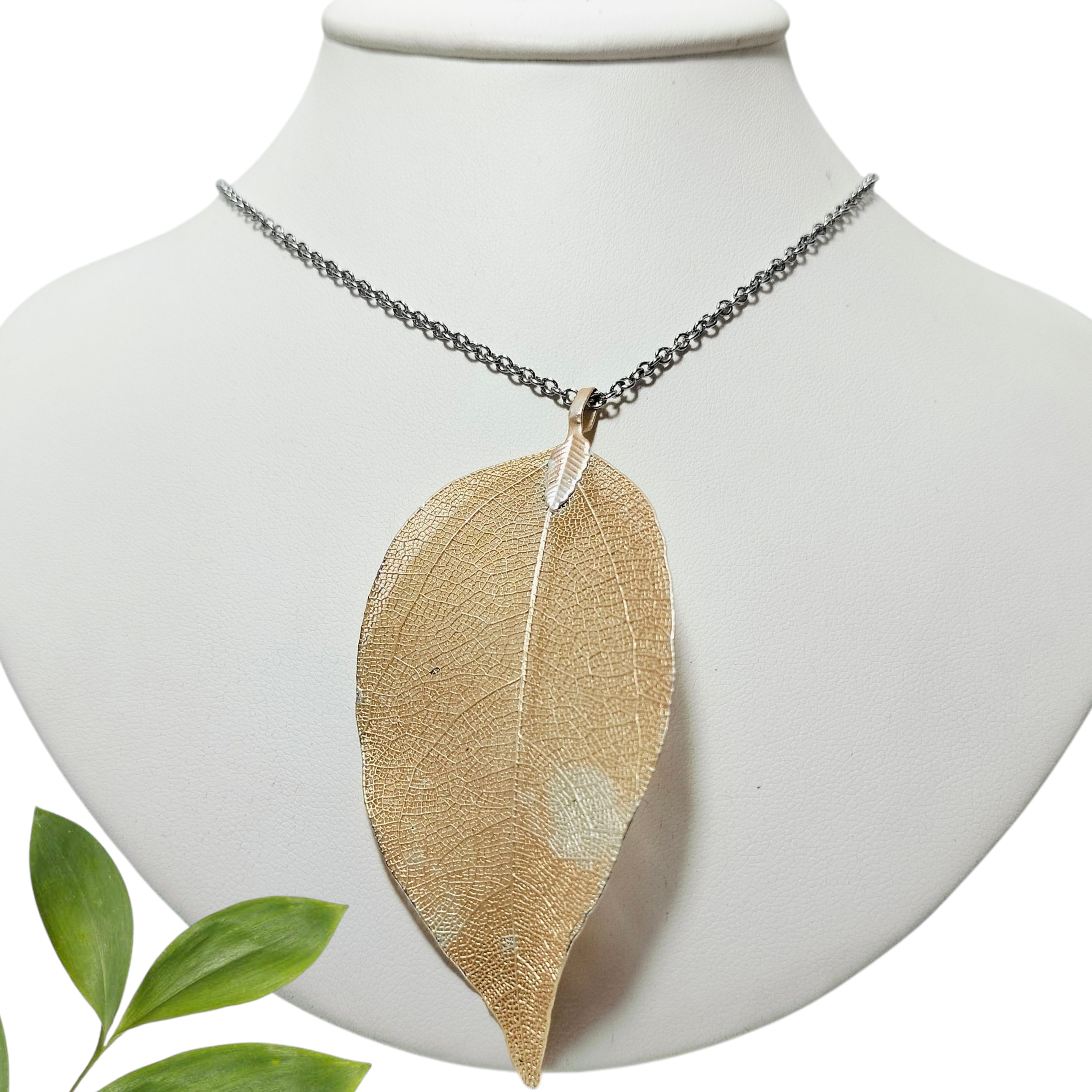 Dije de Esqueleto de Hoja