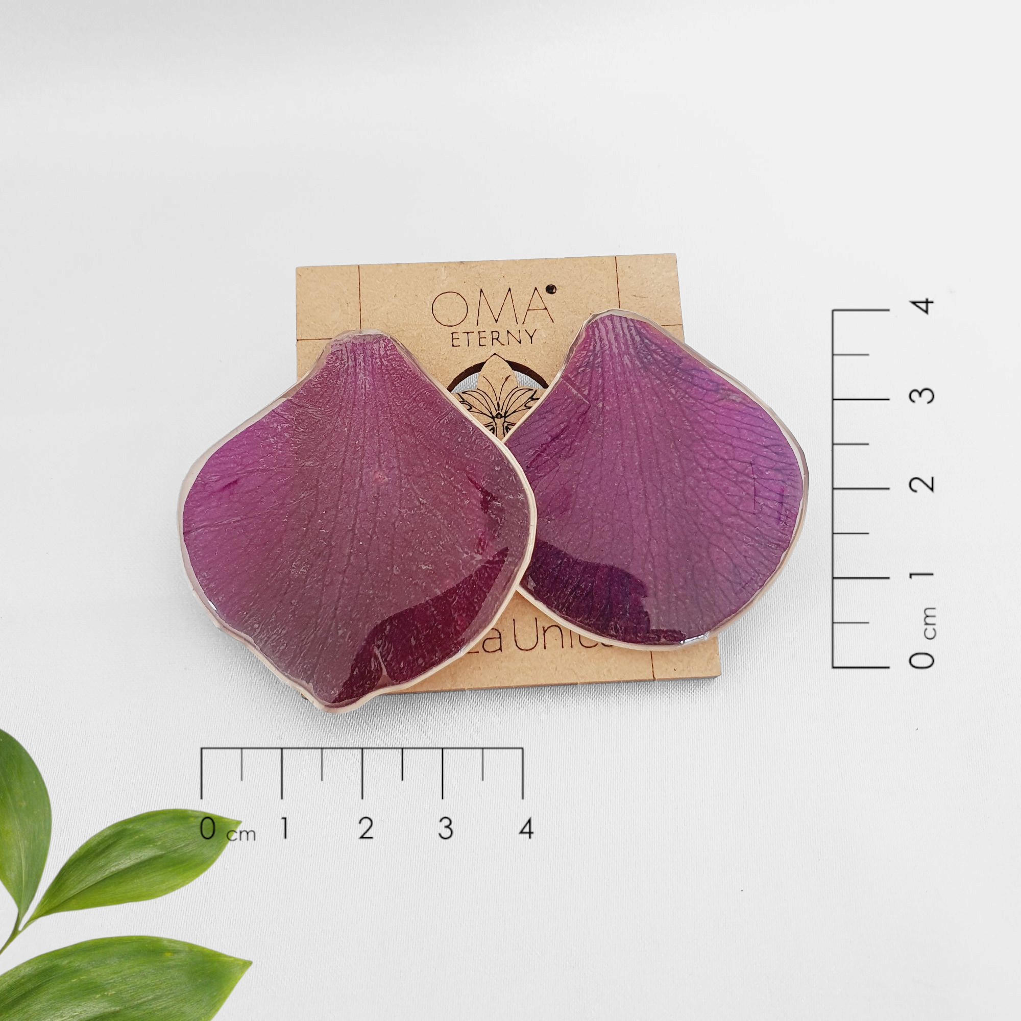 Aretes de pétalos de orquídea morado