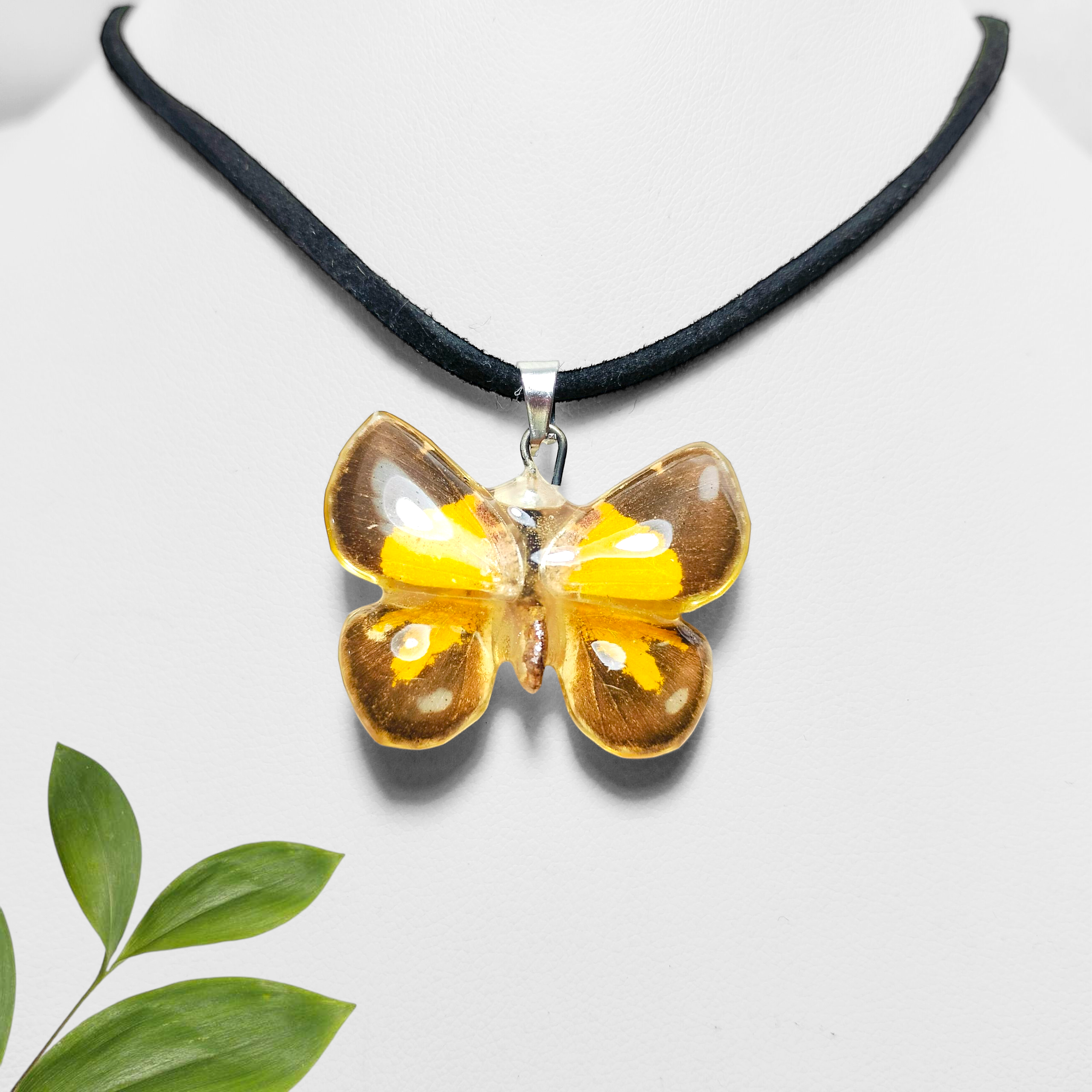 Mariposa Amarillo y Café
