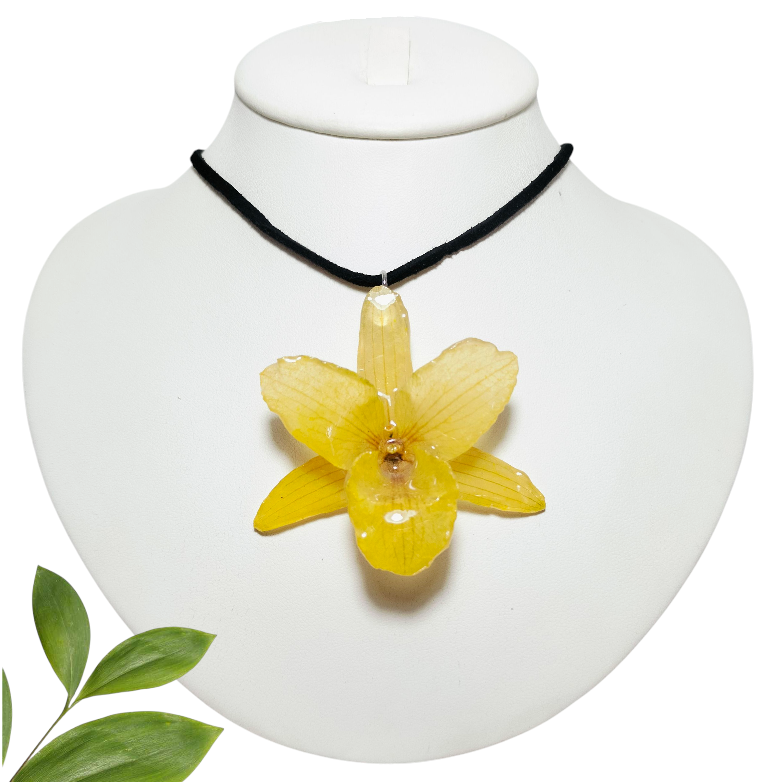 Dije de Orquídea Amarilla