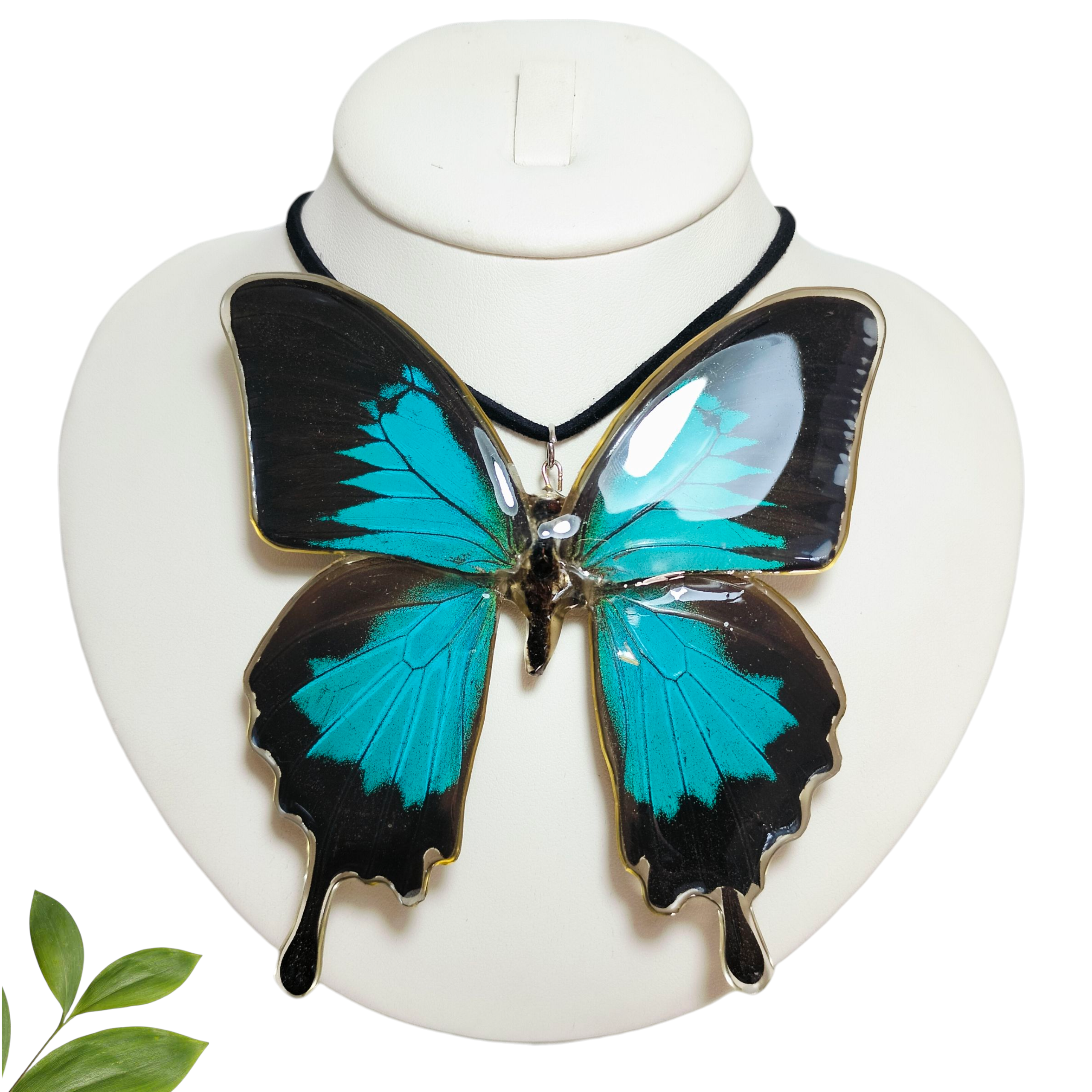 Dije de Mariposa Azul con Negro