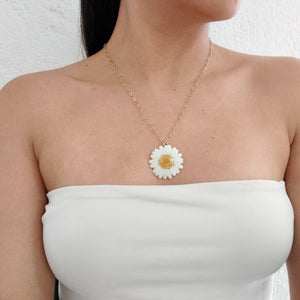 Collar de chapa de oro de corazones y aretes de margarita🌼