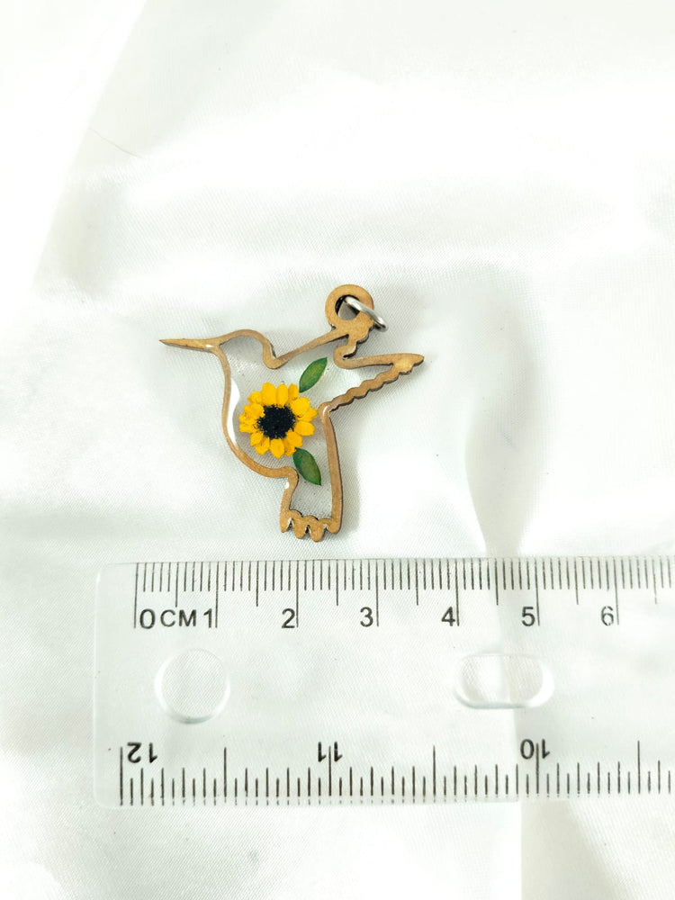 Juego de colibrí de mini girasol con aretes de mini girasoles