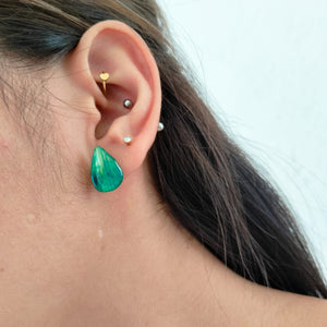 Aretes de pétalos de orquídea verdes