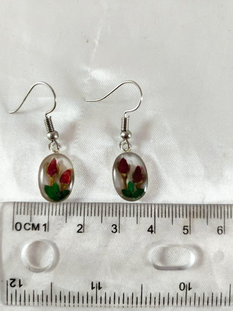 Aretes de mini rosita con base de baño de plata